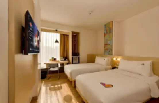 MaxOneHotels @ Premier Melawai ブロック M周辺のホテル