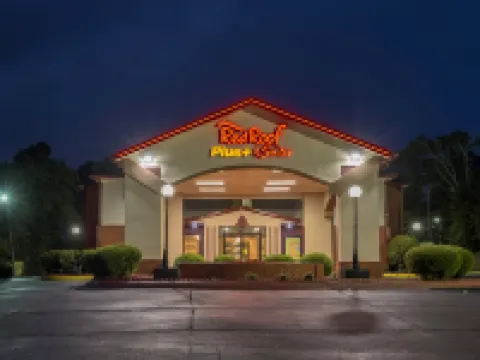 レッド ルーフ イン プラス + & スイーツ オペライカ オペライカのホテル