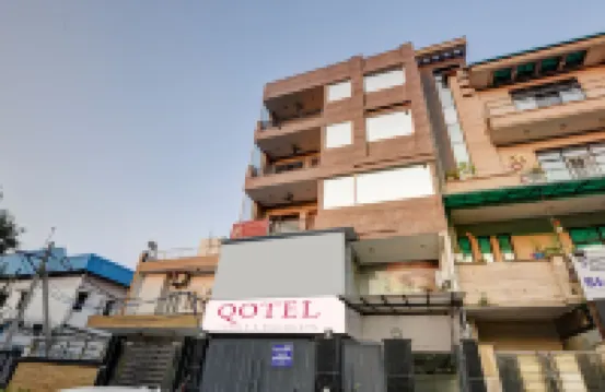 Qotel Comfort Ashok Vihar Hotels near Dr. Ambedkar National Memorial
