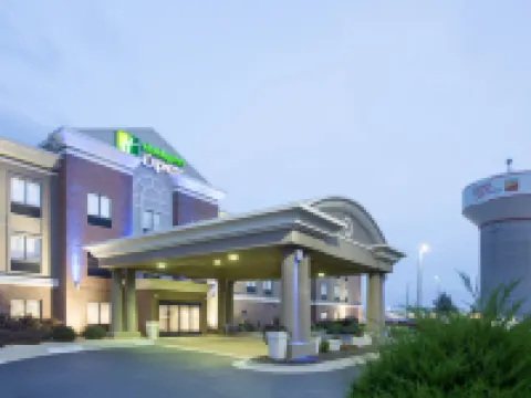 Holiday Inn Express KANSAS CITY - AT THE LEGENDS by IHG Hotels in Kansas City