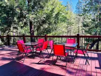 Stay in luxury, minutes from the Lake, perfect for entertaining.