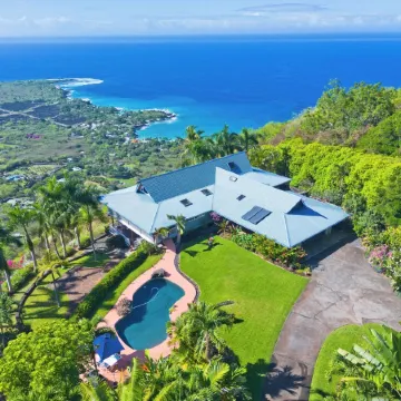 Maka Nui Estate/ Luxury Big Island Ocean View Home above Kealakekua Bay