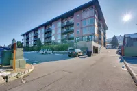 Resort-Style Condo w/ Lake Chelan & Mtn Views - 3 tähden