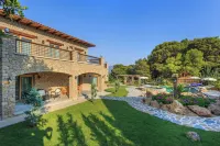 Private Island-Style Ultra Luxury Villa Estate - Villas