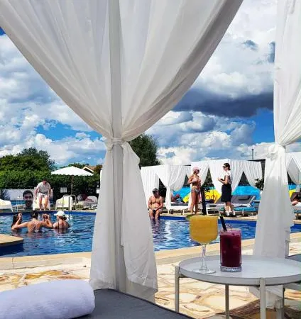 The Oriana Orange - Retro Hotel & Resort Отели в г. Ориндж