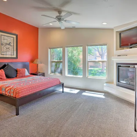 Moab Townhome w/ Pool Access + Stunning Mtn Views!