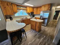 Lakeside Serenity Meets Northern Adventure, Stunning Sunsets, Family Getaway!