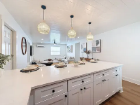 3716 7th Ave W