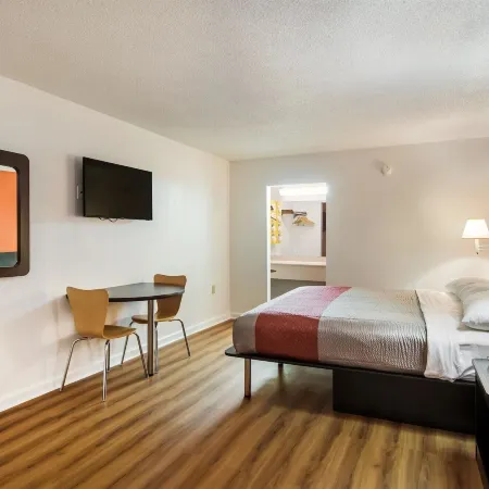 Motel 6 Warner Robins, GA