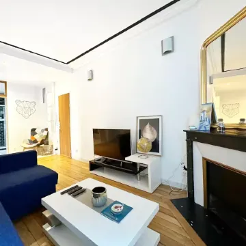 Charming cozy studio in Puteaux, close to La Défense Отели рядом со станцией La Defense Station