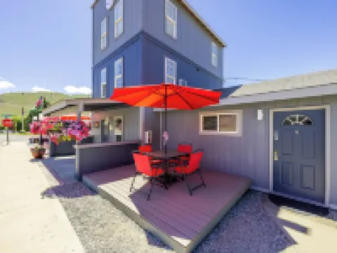 Deep Water Inn Hotels in Chelan