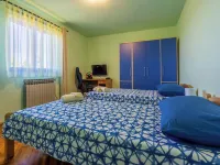 House Forest Paradise Hotels in Barban