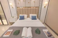 Comfort 2BR Direct Access to Mall at Benson Supermall Mansion Apartment By Travelio
