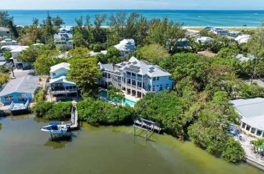 Anna Maria Beach Serenity