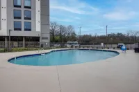 Hawthorn Extended Stay by Wyndham Nashville Airport/Opryland - piscine