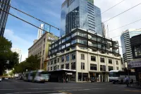 Comfort Apartments on Elizabeth - Airport Shuttle