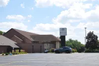Riverview Inn & Suites, Ascend Hotel Collection - parking