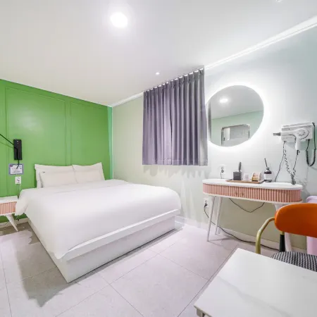 Artichoke Hotel
