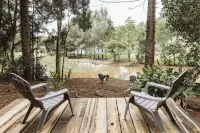 Wallaby 2 Bed, 1 Bath Cottage - Private Parkland Setting with Lake View