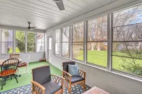 10-Speaker Movie Room for Notre Dame Weekends - 2-Star