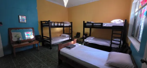 Hostal Centro Cultural el Talpetate - Hostels