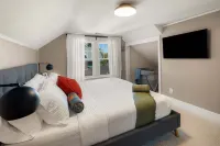 Orchard Luxe - Modern Home In Walking Distance To Uo 3 Bedroom Home