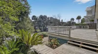 Family Tides by Avantstay 1 Block to the Beach + Game Room + Large Deck Near Center Street
