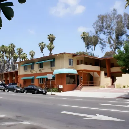 Downtown San Diego Lodge Отели рядом с достопримечательностью «Научный Центр Рубэн Х Флит»