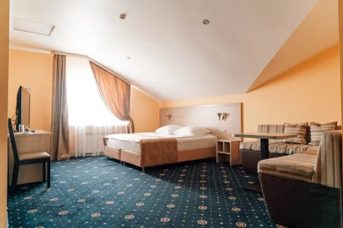 Apriori Hotel - parking