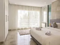 Luxurious Villa in Gammarth with Private Pool and Garden Views - balcony