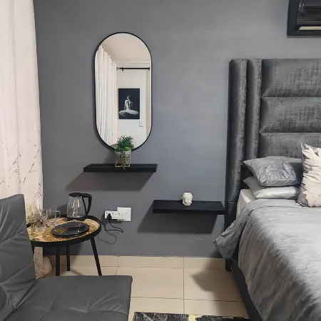 Royal ensuit at Palma spaces Отели рядом с достопримечательностью «Торговый центр West End Centre»