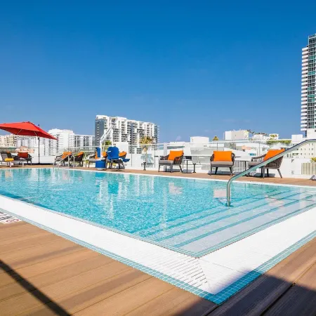 Iberostar Waves Miami Beach Отели рядом с достопримечательностью «Поле для гольфа»