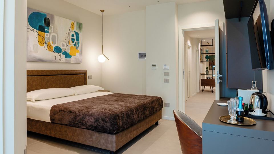 Hera rooms and suites