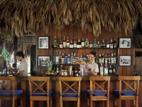 Turtle Inn by Francis Ford Coppola - ที่มีบาร์