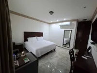 Hotel Las Carolinas - Homestays