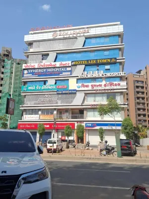 Hotel Lee Town Hotels in 