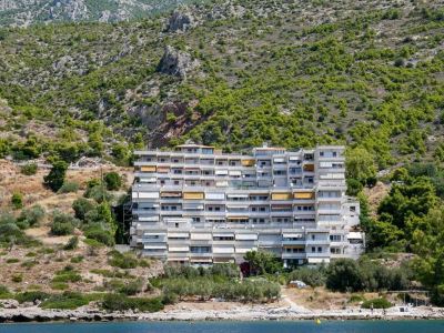 Atlas on the water - Loutraki