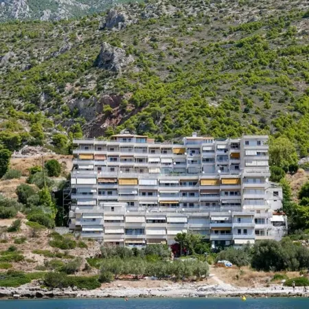 Atlas on the water - Loutraki