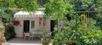 Studio Apartments Roza - A Charming Oasis in the Centre of Makarska - غرفة مطلة على الجبل