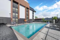 Best Western Plus Indianapolis North at Pyramids - Pools