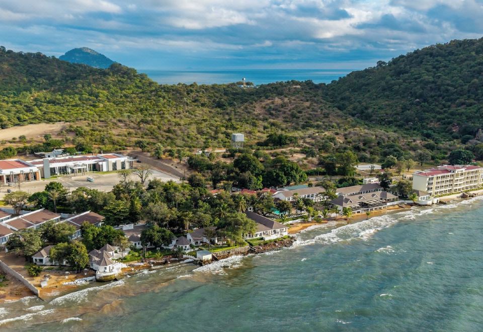 Sunbird Livingstonia Beach Hotel - Housity
