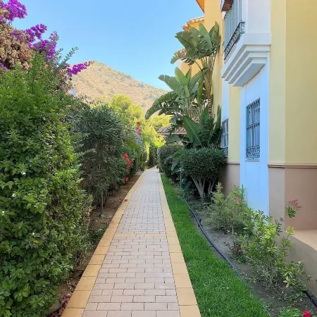 Senorio de Capistrano by Casasol