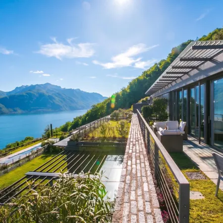 Penthouse-LakeView-AC-Private Garden
