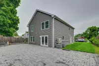 Walk to Train! Updated Apt in Huntington Station - Apartments
