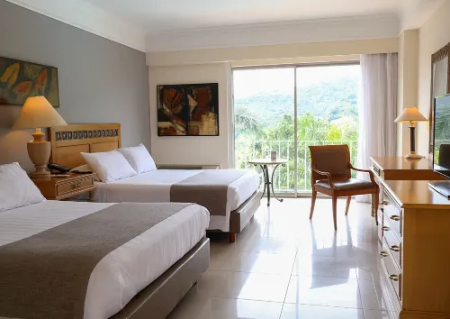 Hotel Estelar Altamira - parking