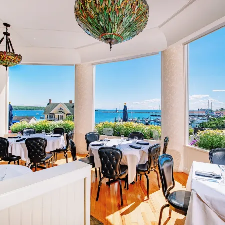 Island House Hotel