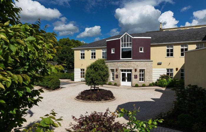 Seven Oaks Hotel