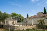 Uzès: "L'Olivier" Apartment in a Country House, 10 Minutes on Foot from downtown—July Discount - 3-Star