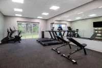 Wingate by Wyndham Geneva at Spire Academy - Gym