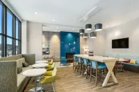 Hampton Inn & Suites by Hilton Houghton - Parkering